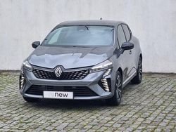 Cinza Usado 2024 Renault Clio V Techno | € 18.900 (Preço justo)
