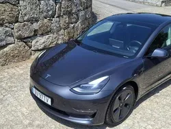 Cinzento Usado 2021 Tesla Model 3 Sedan | € 28.700 (Bom preço)