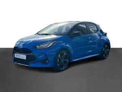 Azul (pintura metalizada) Usado 2024 Toyota Yaris Edition Sedan | € 31.500 (Caro)