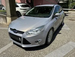 Cinza Usado 2012 Ford Focus Titanium Citadino | € 8.450 (Preço elevado)
