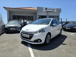 Branco Usado 2016 Peugeot 208 Citadino | € 12.500 (Preço elevado)