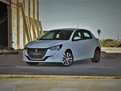 Branco Usado 2021 Peugeot 202 | € 13.990