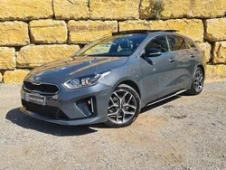 Cinzento Usado 2019 Kia ProCeed GT-Line Citadino | € 23.950 (Preço justo)