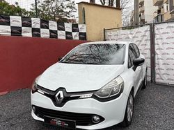 Branco Usado 2016 Renault Clio IV LIMITED Citadino | € 8.900 (Preço justo)