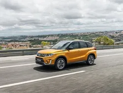 Cinzento Usado 2021 Suzuki Vitara Comfort SUV | € 21.300 (Preço justo)