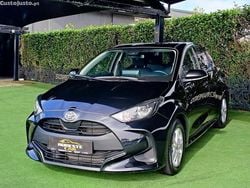 Preto Usado 2023 Toyota Yaris Plus Citadino | € 19.499 (Preço elevado)
