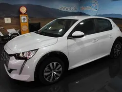 Branco Usado 2020 Peugeot e-208 Active Citadino | € 19.900 (Preço justo)