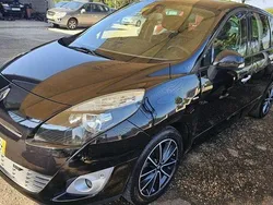 Preto Usado 2011 Renault Grand Scénic III Monovolume | € 6.500 (Preço justo)
