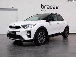 Branco Usado 2019 Kia Stonic EX SUV | € 14.900 (Preço justo)