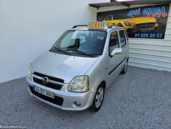 Cinza Usado 2004 Opel Agila Monovolume | € 2.450
