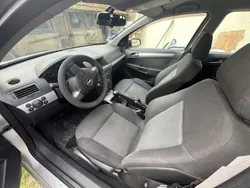Usado 2006 Opel Astra Sedan | € 2.150 (Bom preço)