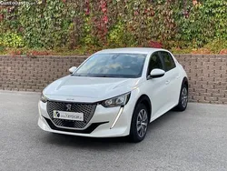 Branco Usado 2020 Peugeot e-208 Active Citadino | € 14.900 (Preço justo)