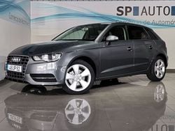 Cinza Usado 2014 Audi A3 Attraction Citadino | € 15.890 (Preço justo)