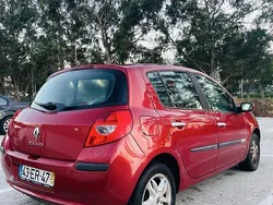 Usado 2007 Renault Clio III Sedan | € 3.500