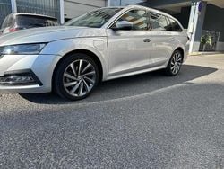 Cinzento Usado 2024 Skoda Octavia Carrinha | € 28.500 (Bom preço)