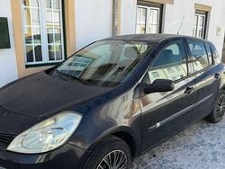 Usado 2007 Renault Clio II Sedan | € 3.500 (Preço justo)