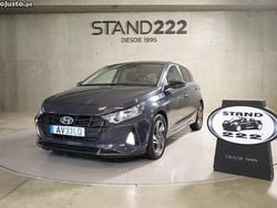 Cinza Usado 2022 Hyundai i20 Comfort Citadino | € 15.550 (Preço justo)