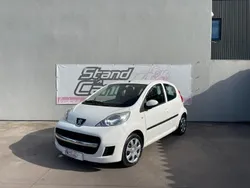 Branco Usado 2009 Peugeot 107 Citadino | € 6.490 (Preço justo)