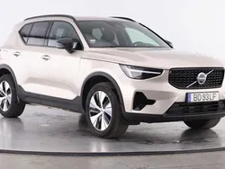 Cinzento Usado 2024 Volvo XC40 SUV | € 45.000 (Preço elevado)