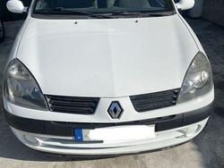 Usado 2004 Renault Clio II Sedan | € 1.800 (Bom preço)