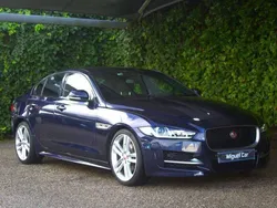Azul Usado 2017 Jaguar XE R-Sport Sedan | € 23.900 (Preço elevado)