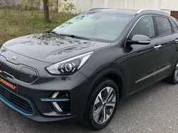 Cinza escuro Usado 2021 Kia e-Niro SUV | € 24.750 (Super Preço)