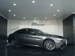 Usado 2022 Alfa Romeo Giulia Super Sedan | € 44.950 (Preço elevado)