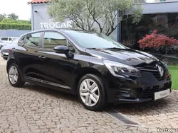 Preto Usado 2021 Renault Clio V Engineered Sedan | € 18.950 (Preço justo)