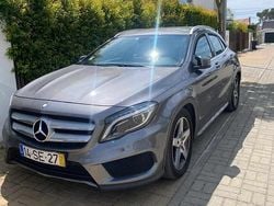 Cinzento Usado 2016 Mercedes 200 Citadino | € 17.500