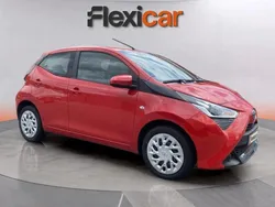Vermelho Usado 2021 Toyota Aygo X-play Citadino | € 11.980 (Bom preço)
