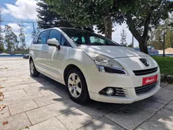 Branco Usado 2012 Peugeot 5008 Monovolume | € 7.290 (Preço justo)