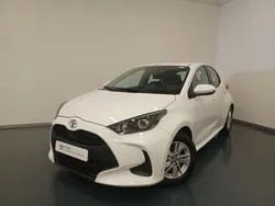 Branco Usado 2022 Toyota Yaris Comfort Sedan | € 18.500 (Preço justo)