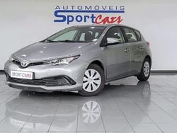 Cinzento Usado 2016 Toyota Auris | € 13.950 (Preço justo)