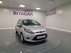 Cinzento (metalizado) Usado 2009 Ford Fiesta Trend Citadino | € 8.950 (Caro)