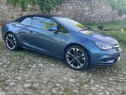 Azul Usado 2015 Opel Cascada Cabrios | € 21.000