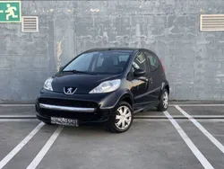 Preto Usado 2010 Peugeot 107 Citadino | € 7.990