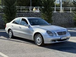 Cinza Usado 2002 Mercedes E270 Elegance Sedan | € 7.900 (Preço justo)