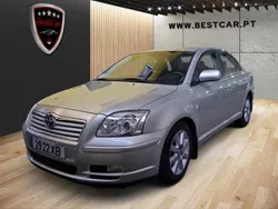 Cinzento Usado 2004 Toyota Avensis Sedan | € 5.950