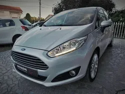 Cinzento Usado 2013 Ford Fiesta Citadino | € 9.750 (Preço elevado)