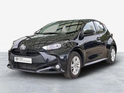 Preto (pintura metalizada) Usado 2024 Toyota Yaris Comfort | € 24.750 (Preço justo)