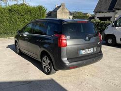 Cinzento Usado 2013 Peugeot 5008 Monovolume | € 10.000