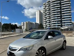 Usado 2011 Opel Astra Cosmo Sedan | € 4.990 (Bom preço)