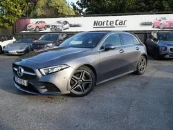 Cinza Usado 2022 Mercedes A180 AMG line Sedan | € 25.900 (Super Preço)