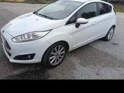 Branco Usado 2016 Ford Fiesta Citadino | € 7.800