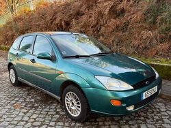 Verde Usado 1999 Ford Focus Citadino | € 1.590 (Preço justo)