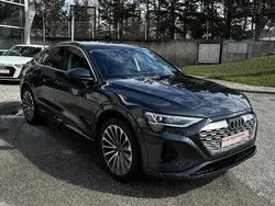 Cinzento Usado 2024 Audi Q8 e-tron Advanced SUV | € 69.000 (Preço justo)