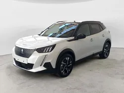 Branco Usado 2024 Peugeot e-2008 GT SUV | € 29.900 (Preço elevado)