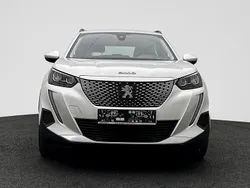 Branco Usado 2020 Peugeot e-2008 Allure SUV | € 16.490 (Bom preço)