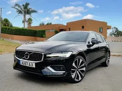 Preto Usado 2021 Volvo V60 Inscription Carrinha | € 26.750 (Preço justo)
