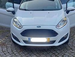Branco Usado 2015 Ford Fiesta Citadino | € 8.600 (Bom preço)